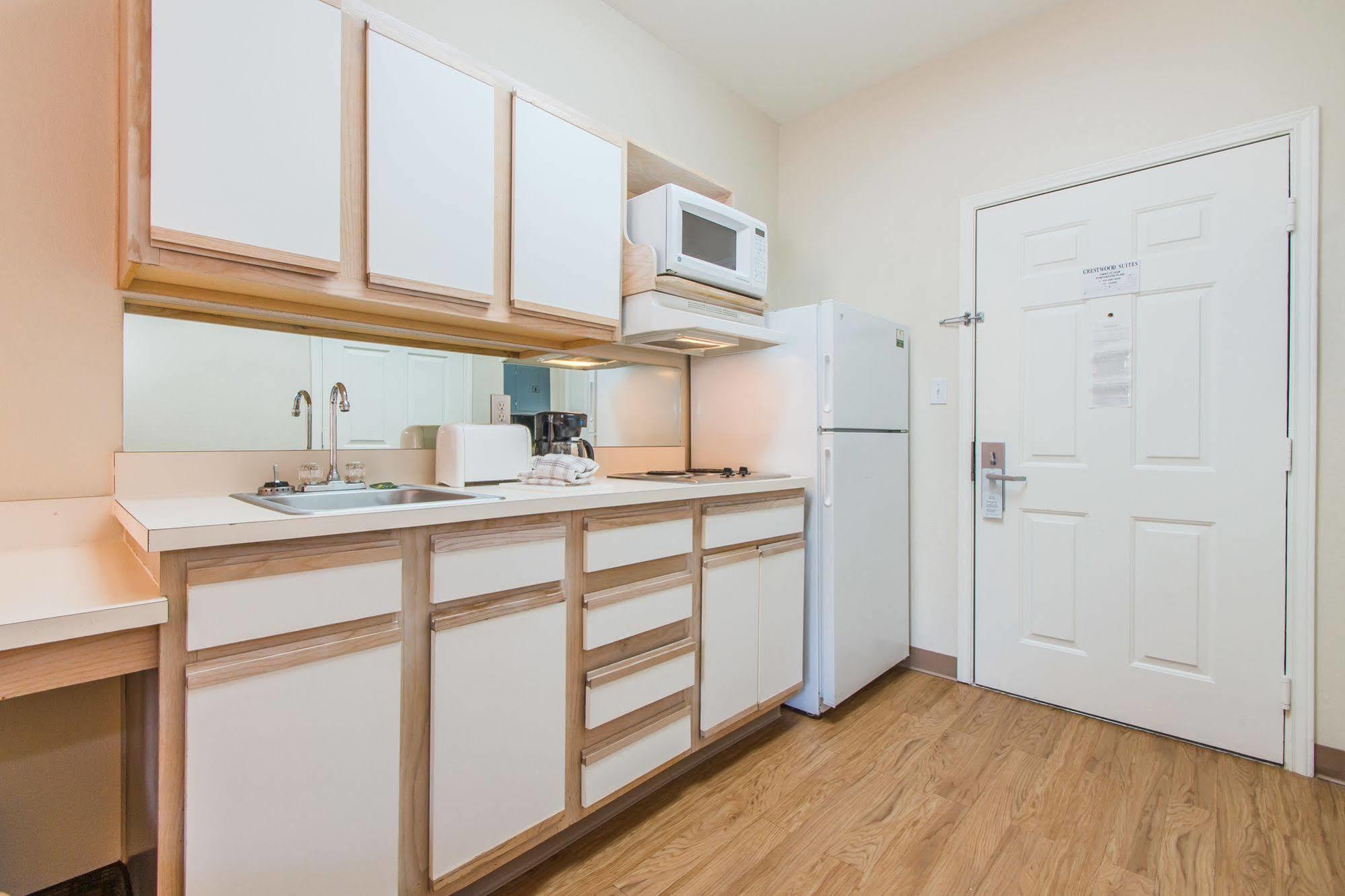 Intown Suites Extended Stay コロラドスプリングス エクステリア 写真